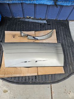 Subaru Outback Parts - Passenger side rear moulding