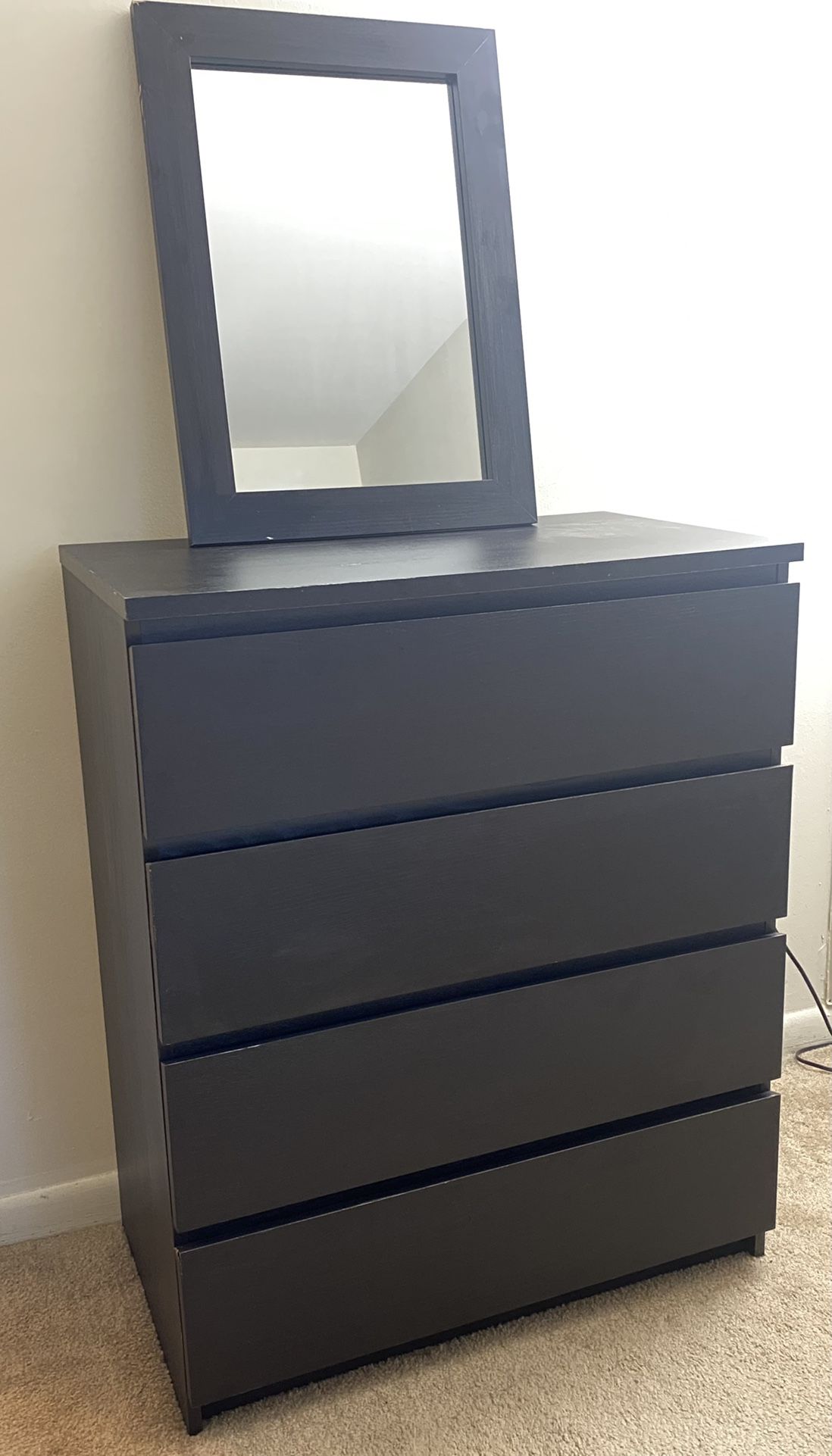 Dresser With Mirror