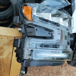 Right Hand Headlamp For 2019 To 23 Chevy 1500 LED OEM