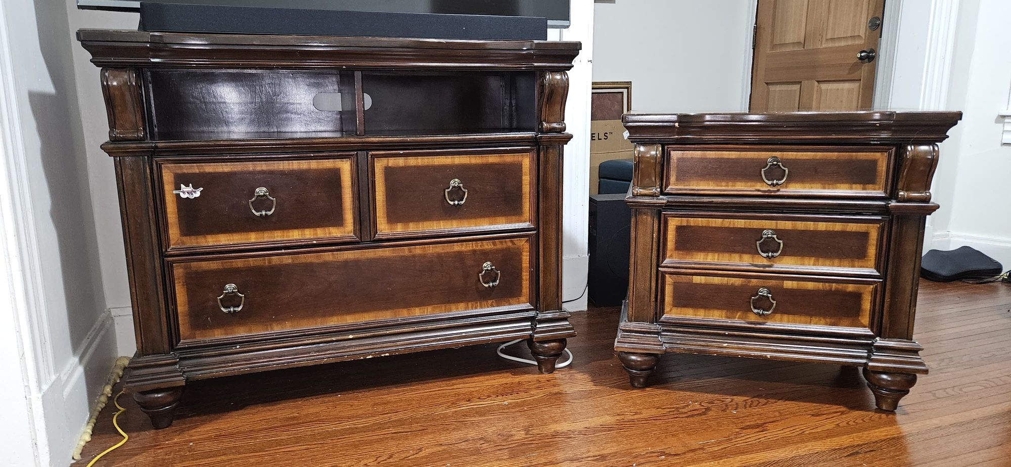 Entertainment Dresser Set