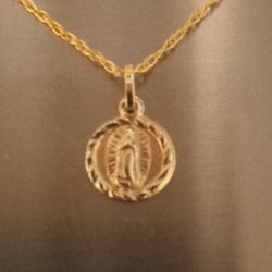 14k Gold Pendant Necklace 