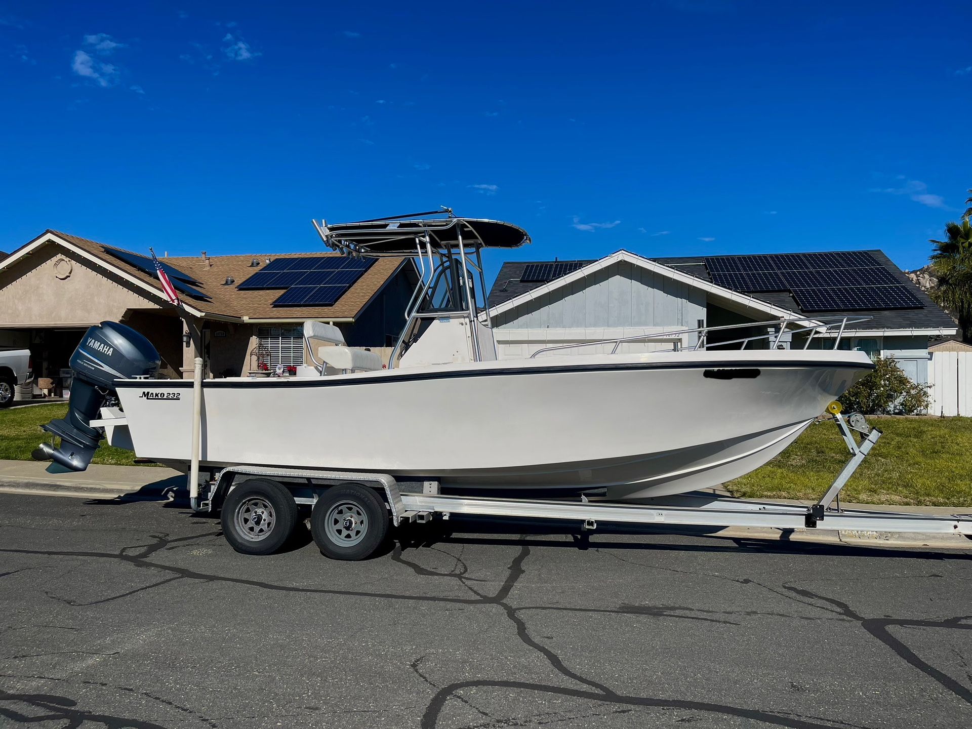 1995 Mako 232B