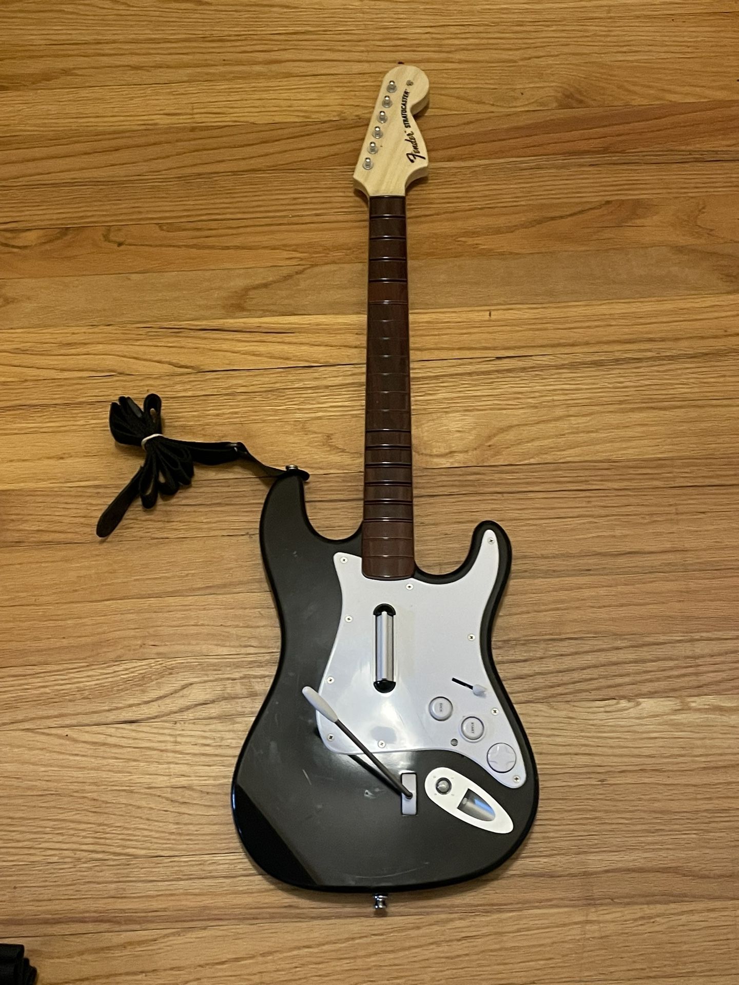 Xbox 360 Rock Band Wireless Fender Harmonix Stratocaster Guitar w/ Strap XBGTS2