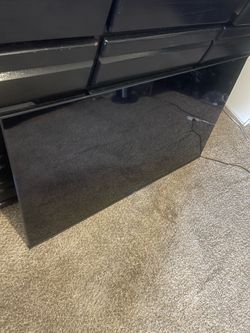 FREE Hisense Roku 55’ Smart TV *Needs Repair*