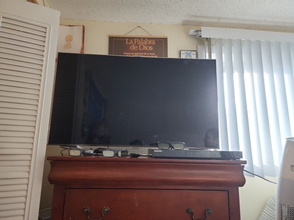 Samsumg 3d TV An 3d Blu-ray 3 Glases And 2 Movies