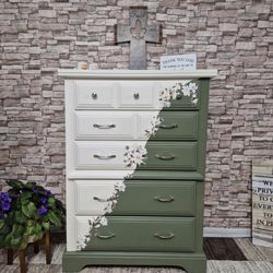 Dresser 5 drawer Broyhill - Refurbished