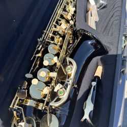 Nice Black Alto Saxophone With New Reeds Mint Condition $350 Firm