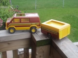 Tonka Van With Camper & 2 Figures