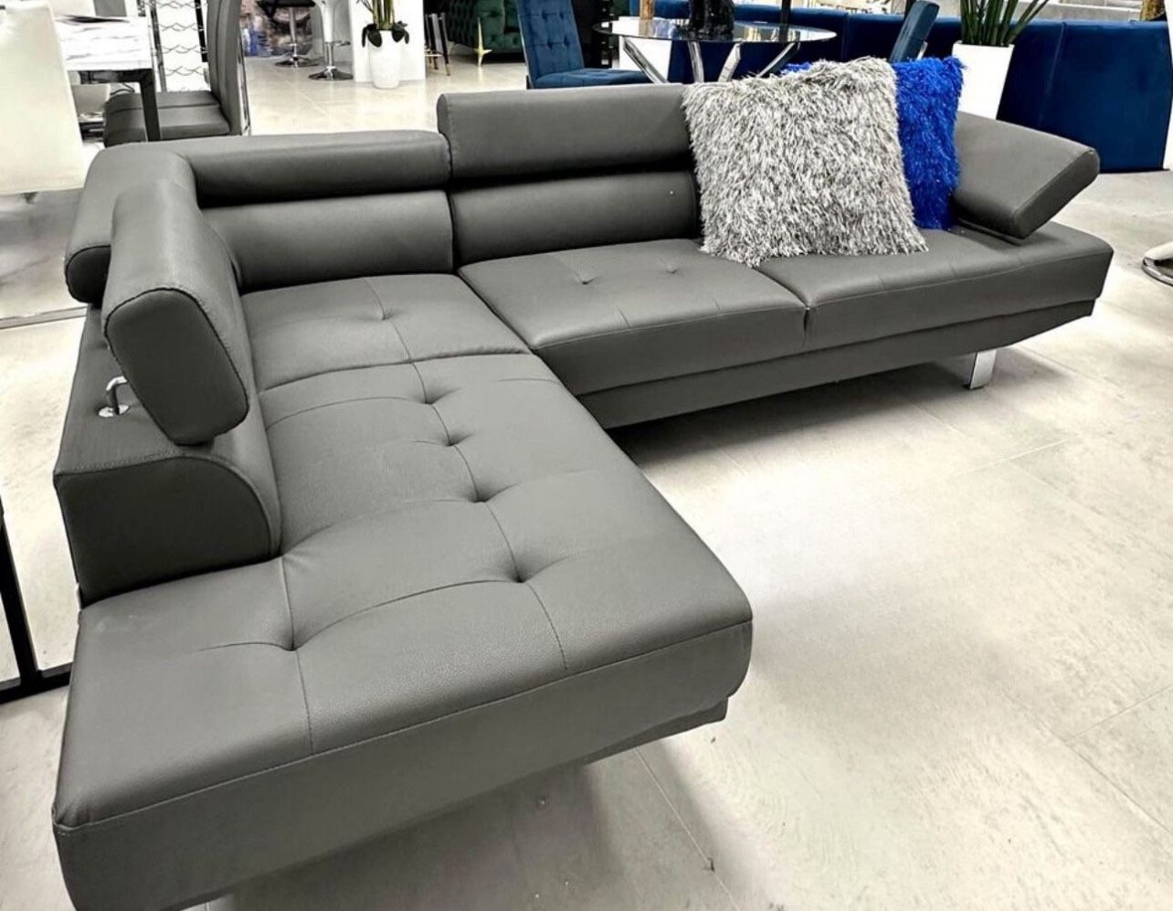 Brand New Sectional Sofa - Sofa Seccional Nuevo A Estrenar …. Fast 🚚