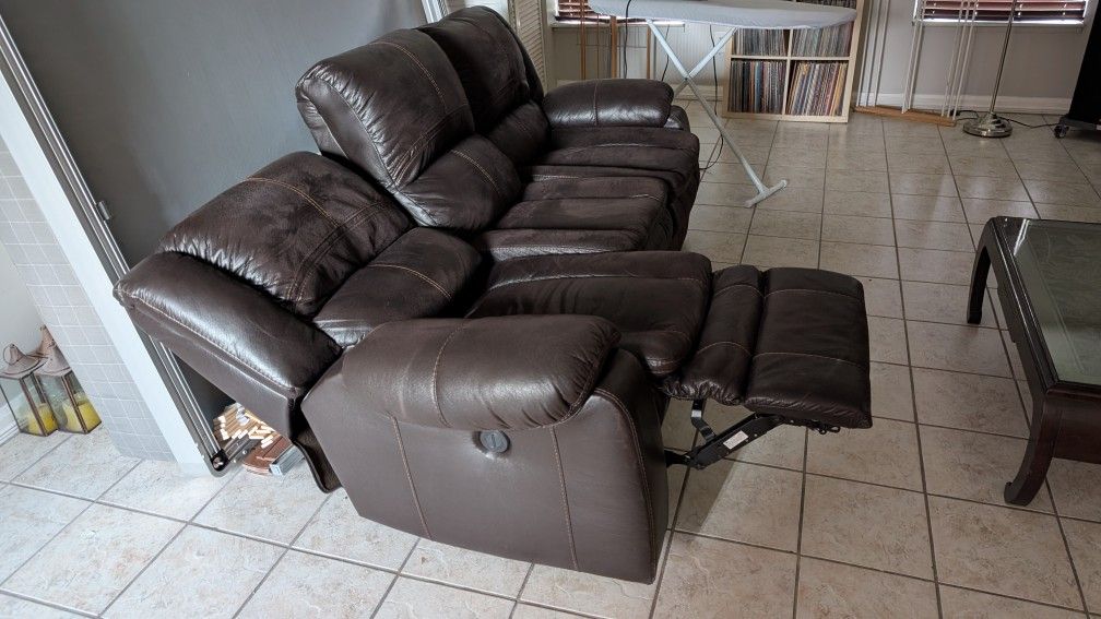 Like New Recliner Couch