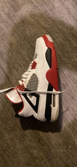 Jordan 4 Fired red size men’s 9