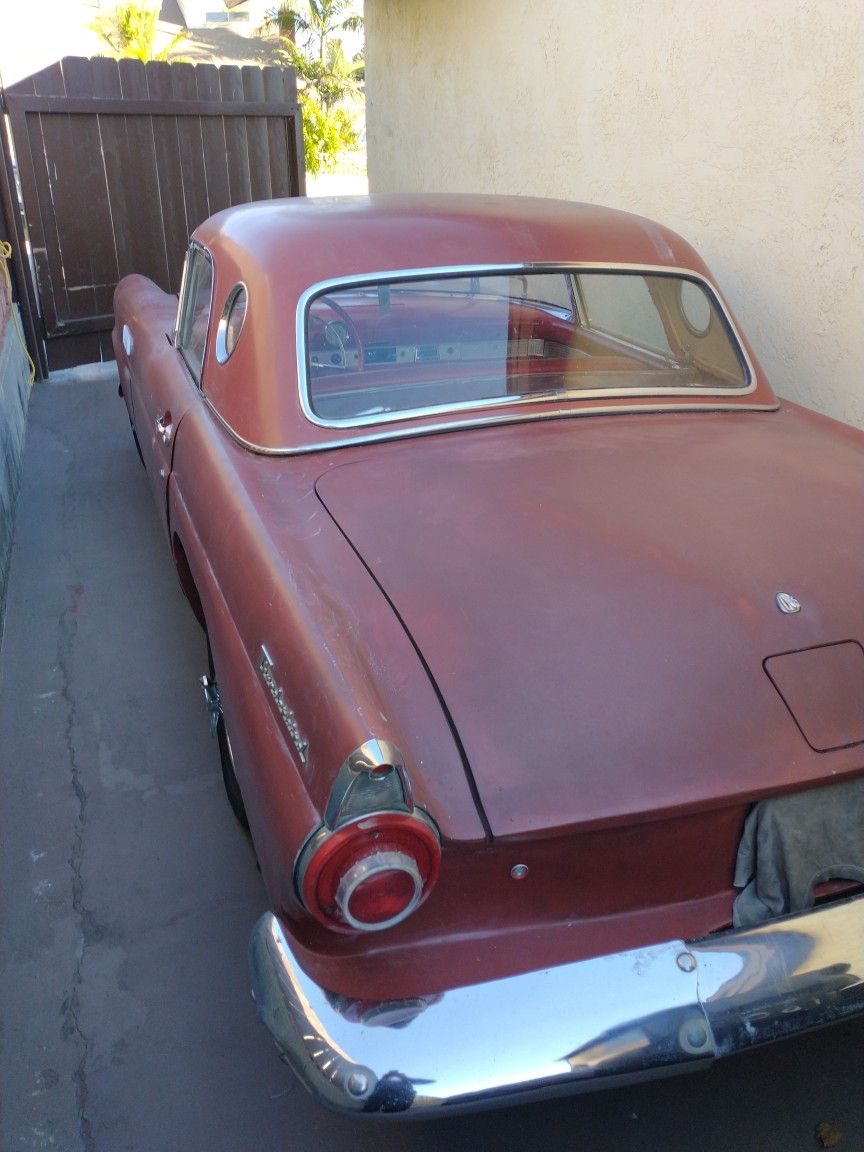 1956 Ford Thunderbird