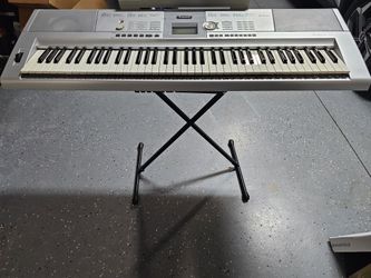 Yamaha DGX-205 Portable keyboard