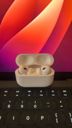 Air Pod Pro 3 (wireless ear buds)