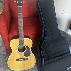 Hohner HG07  Great condition  Includes case