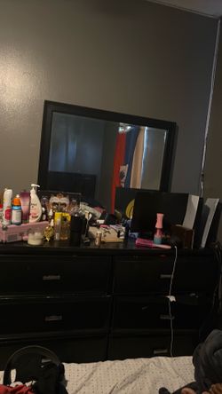 Big dresser with mirror! Black, 5 drawers