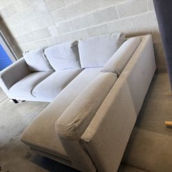 Light Gray Modern Sofa - MUST GO TODAY  modern sofa in light gray fabric (Delivery Available)🚚