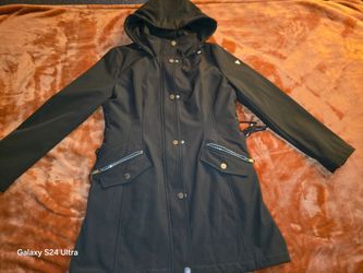 GUESS COAT SIZE LARGE
