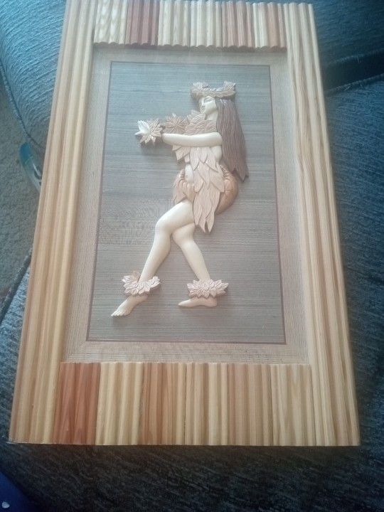 GORGEOUS Intarsia Wood Polynesian Dancer Hula Girl 12"x22" Wooden Plaque
Excellent Condition