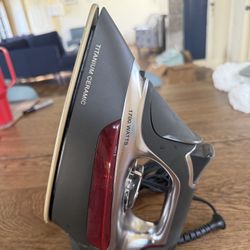 Chi Titanium Ceramic 1700 Watts Iron 