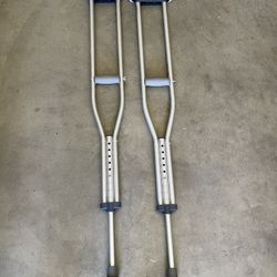 Crutches 