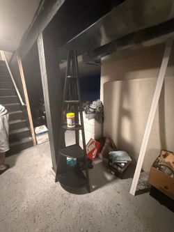 Corner shelf