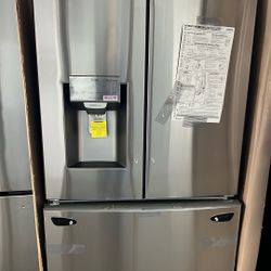 NEW IN BOX LG FRENCH STYLE REFRIGERATOR 