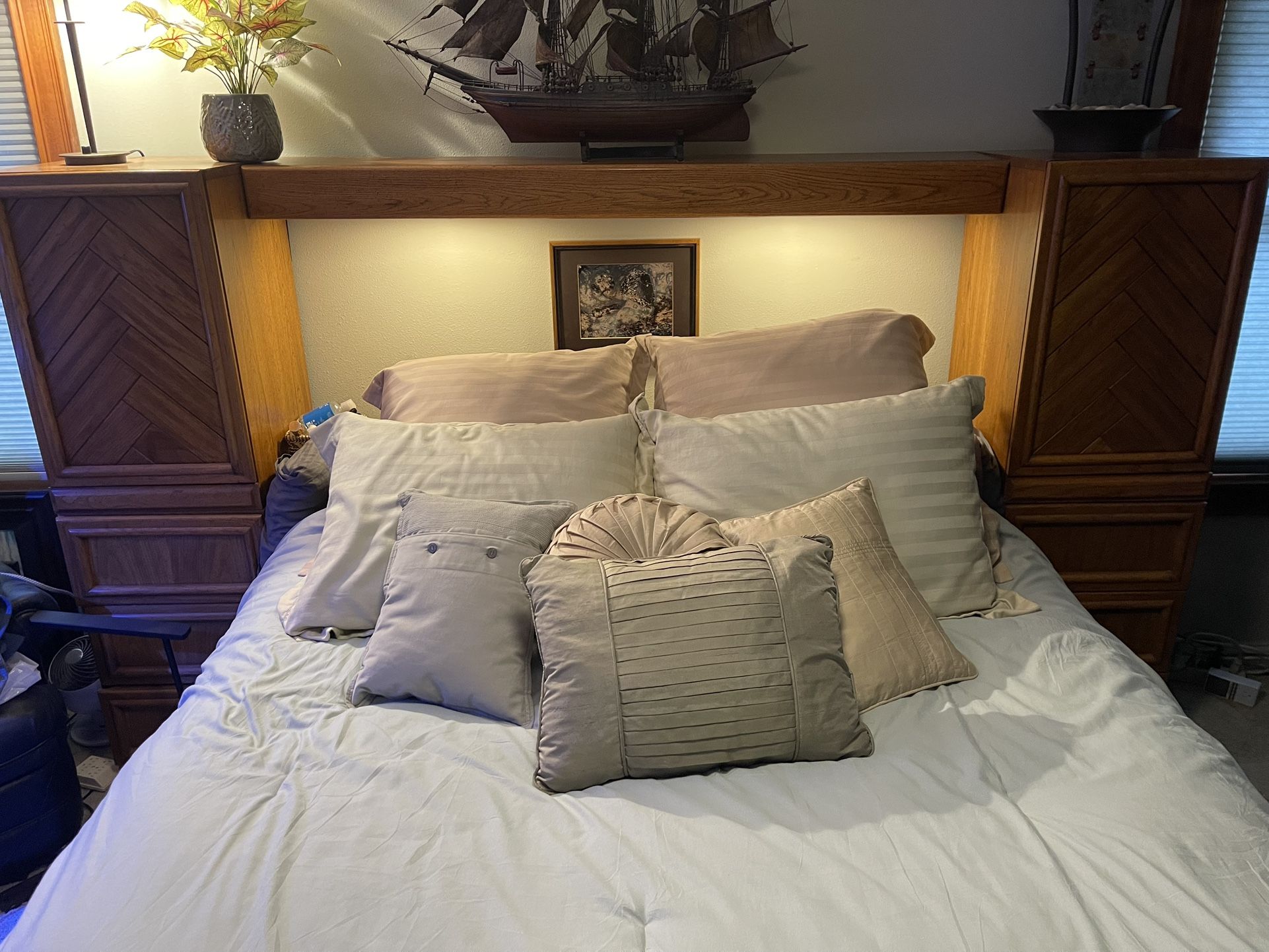 Oak Modular Bed Unit and Drawers, Storage Units