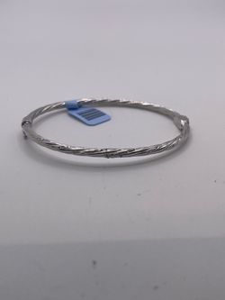 14kt hollow bangle