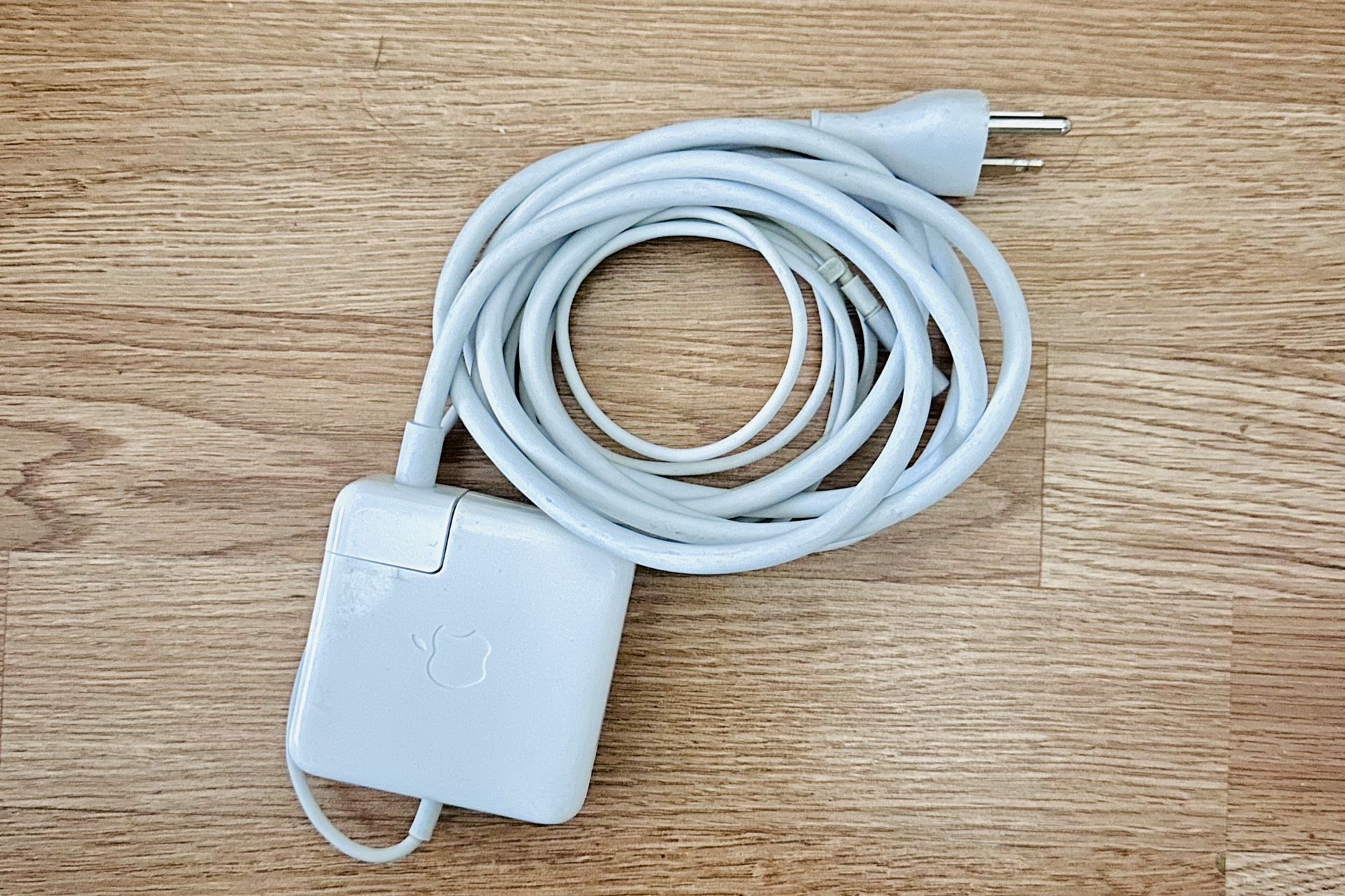 Apple 65W Magsafe Replacement Macbook Pro Charger