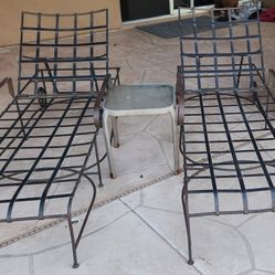 Lounge Chairs 