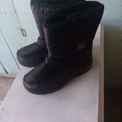 Black  Snow Boots Size 3
