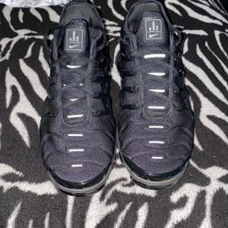 Vapormaxes Plus 