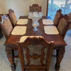 China Hutch & Dining Room Table 