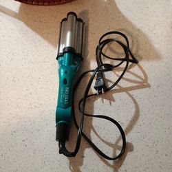 Bed Head  Beach Wave Artist Heat Curling Iron 