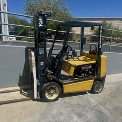 5000 lb Yale Forklift
