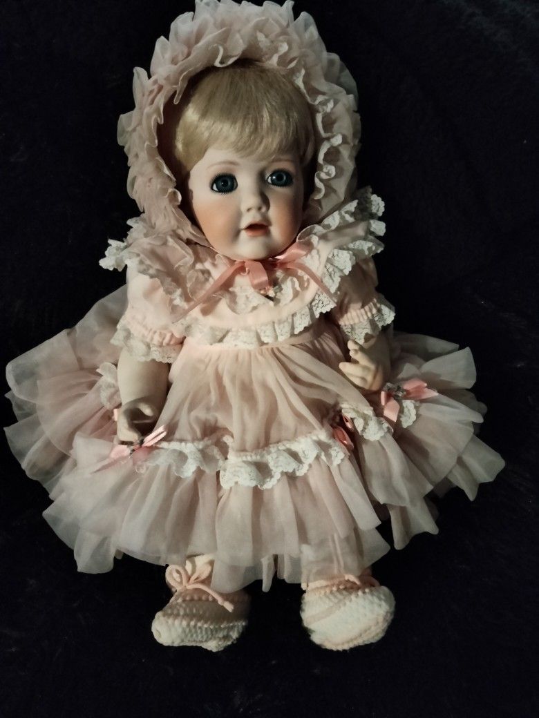 Very Rare Jamco 1989 Grand Porcelain Doll