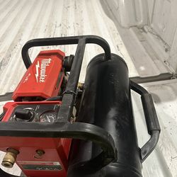Milwaukee Compressor