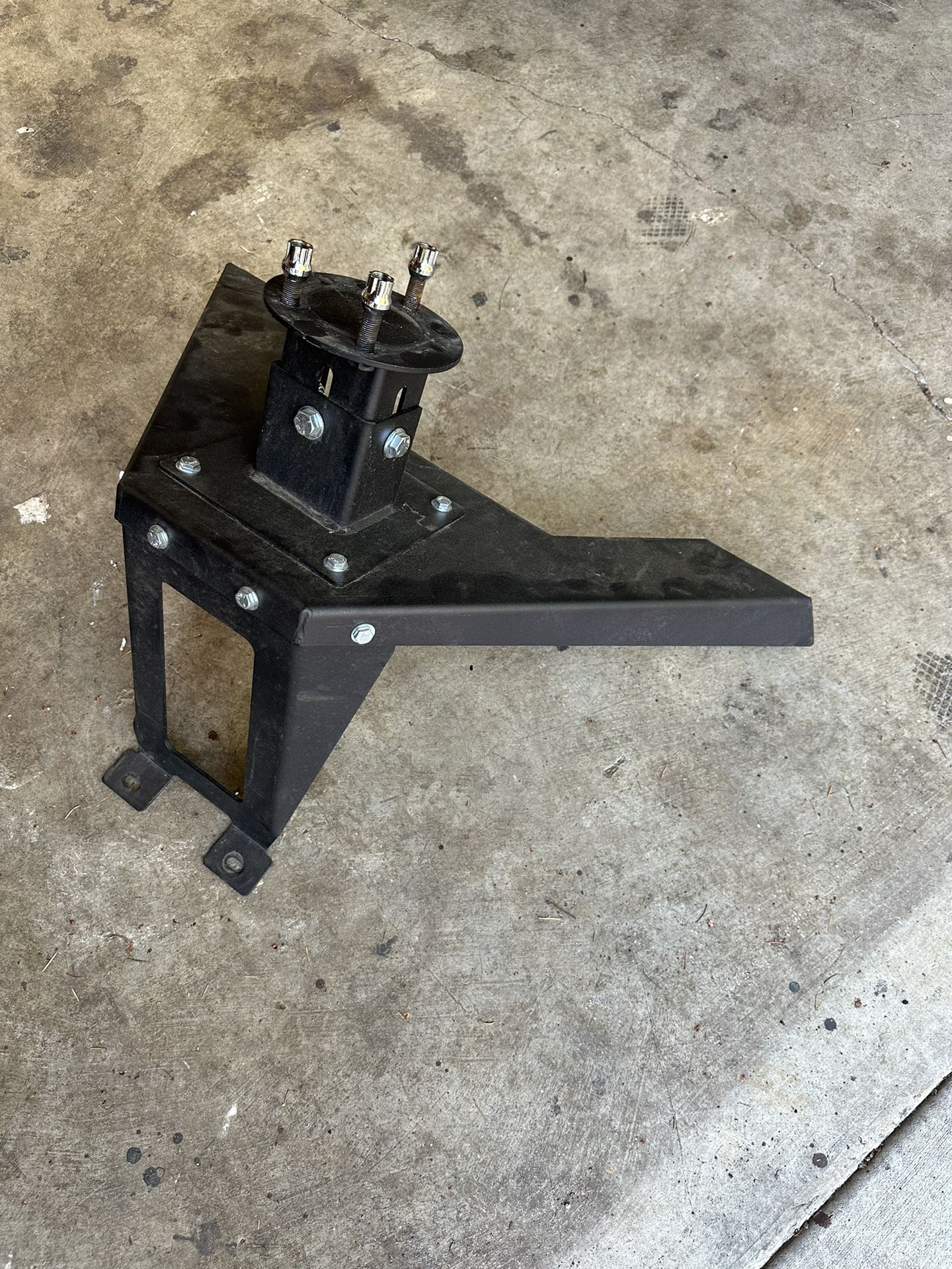 Bed Spare Tire Mount