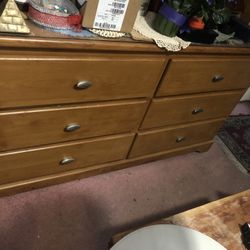 SOLID WOOD DRESSER/6 DRAWER