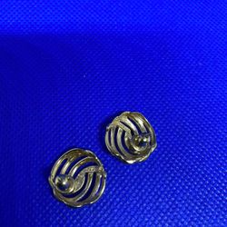 Gold Earrings with Retro Design