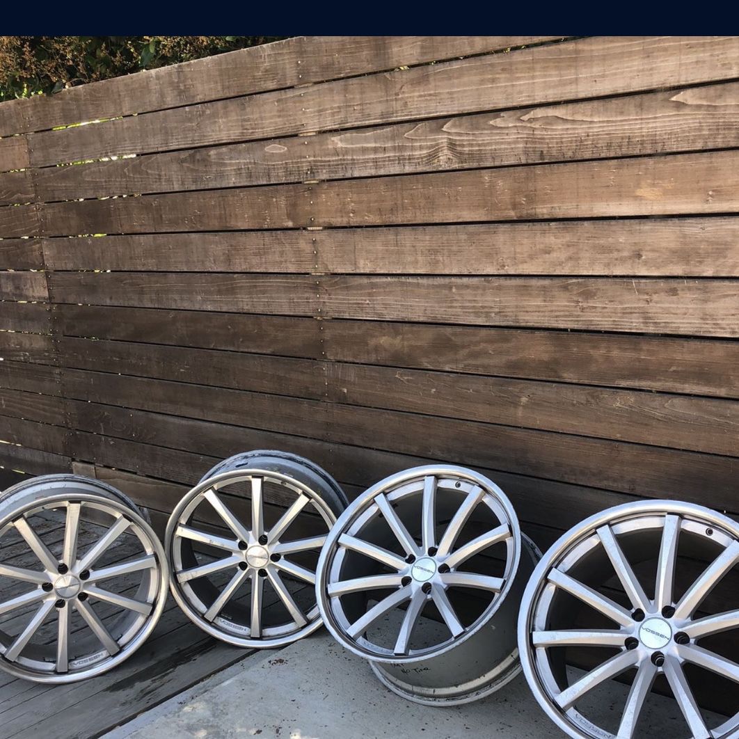 Two 22x10 / Two 22x10.5 VFS1 Vossen Rims Used 