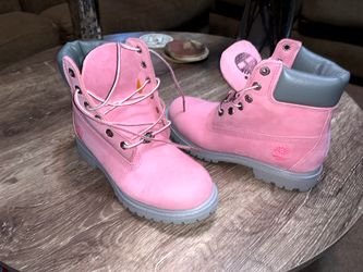 BRAND NEW Women Pink Timberland size 7m
