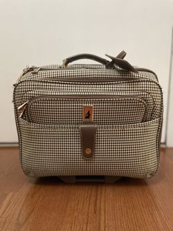 LONDON FOG Chelsea Lites Expandable Upright Luggage, Olive Plaid, 17-Inch