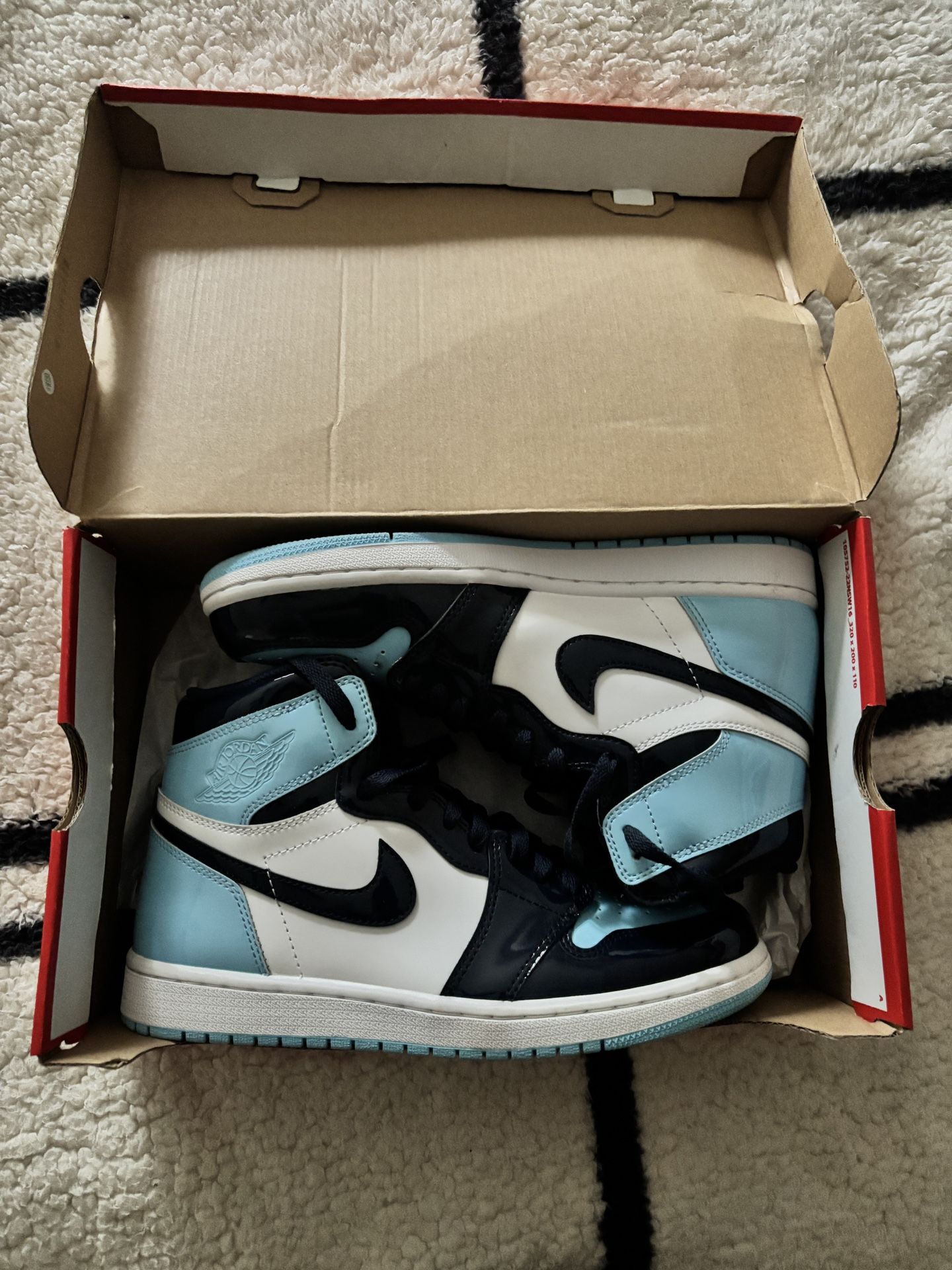 Jordan 1 unc patent blue chill- Authentic