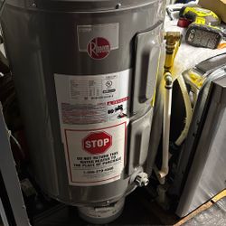 30 Gallon Electric Water Heater 