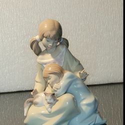 VINTAGE LLADRO SIGNED SISTER'S LOVE  WITH A CAT 8" HIGH FIGURINE