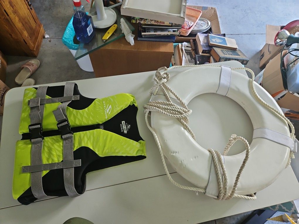 Jim-Buoy G Series Life Ring - 24" And A Stearns Men's Hydroprene Life Vest for Adults 90+ Pounds, S/M Green