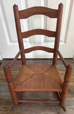 Vintage Toddlers Wicker Rocker 22H x 14W x 15Dp. Seat Height 8”