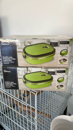 Brand new matching lunchboxes